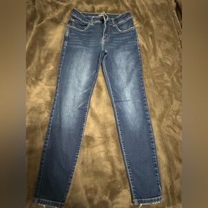 Maurice’s brand women’s jeans. Size 6 short.
